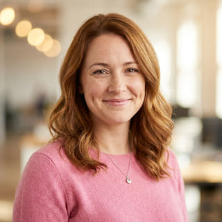 Emily Watson, dicantumkan sebagai Head of Customer Support di Wira Nilaiwan, foto profil